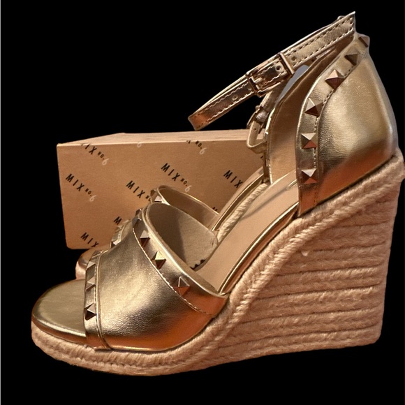Mix No. 6 Shoes - NIB Mix No. 6 gold metallic dream espadrille sandals - women’s 7 M